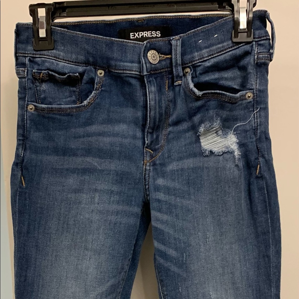 Express Mid Rise Supersoft Ripped Skinny Jeans